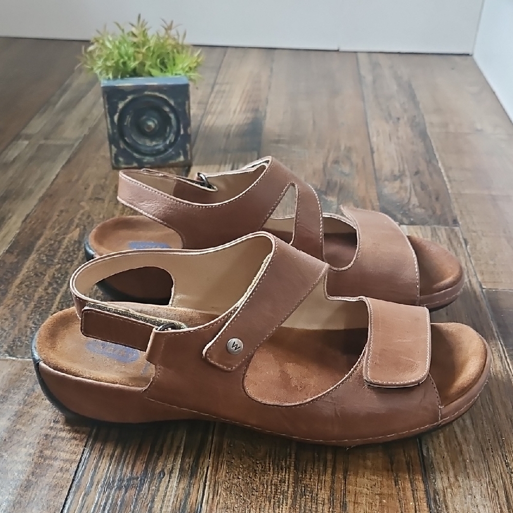 Wolky Alberta Women's Tan Leather Comfortable Sandals‎